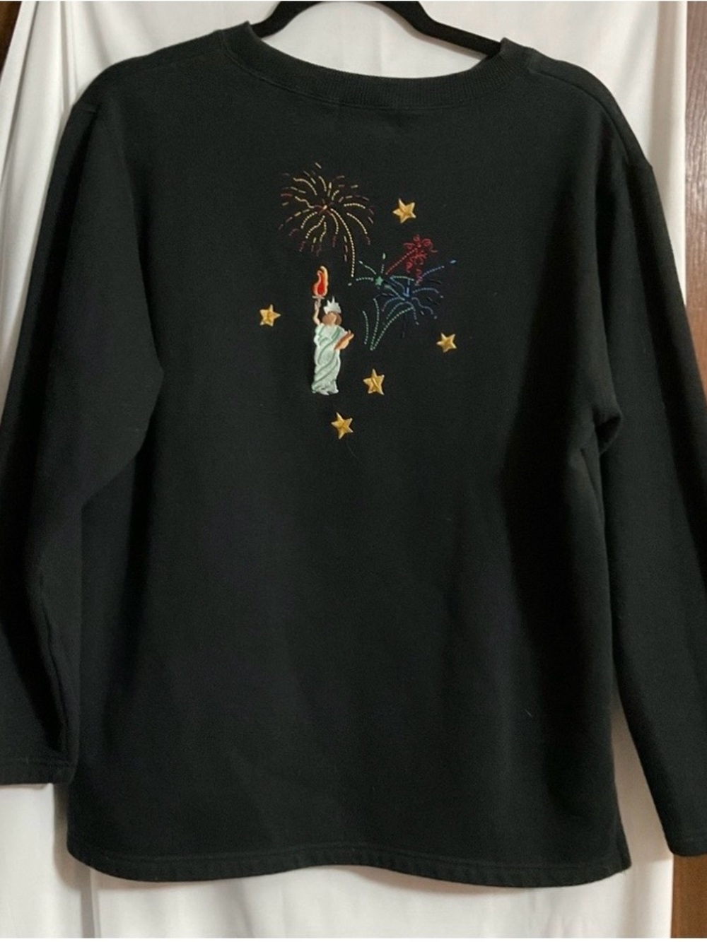Quacker Factory: vintage long sleeves America patriotic Embroidered /beaded top. - Picture 2 of 6